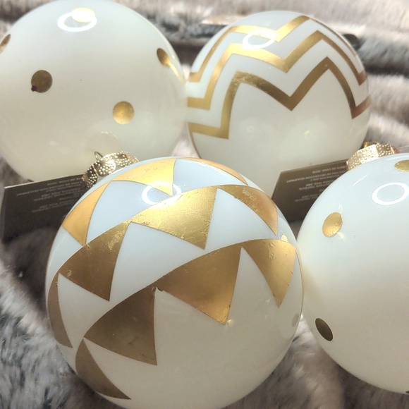 XL Glass Balls, Gold on White Glass - Picture 2 of 6